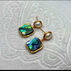 New 100% handmade dangle earrings with natural pearls and abalone shells